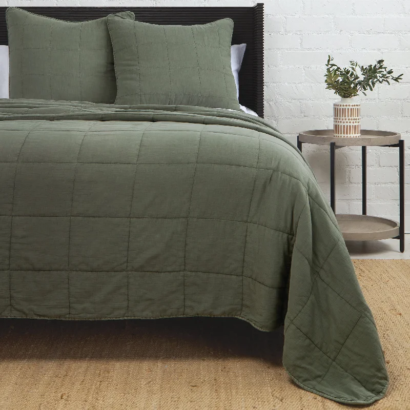 Synthetic fiber blend blankets for a budget - friendly choiceAntwerp Coverlet