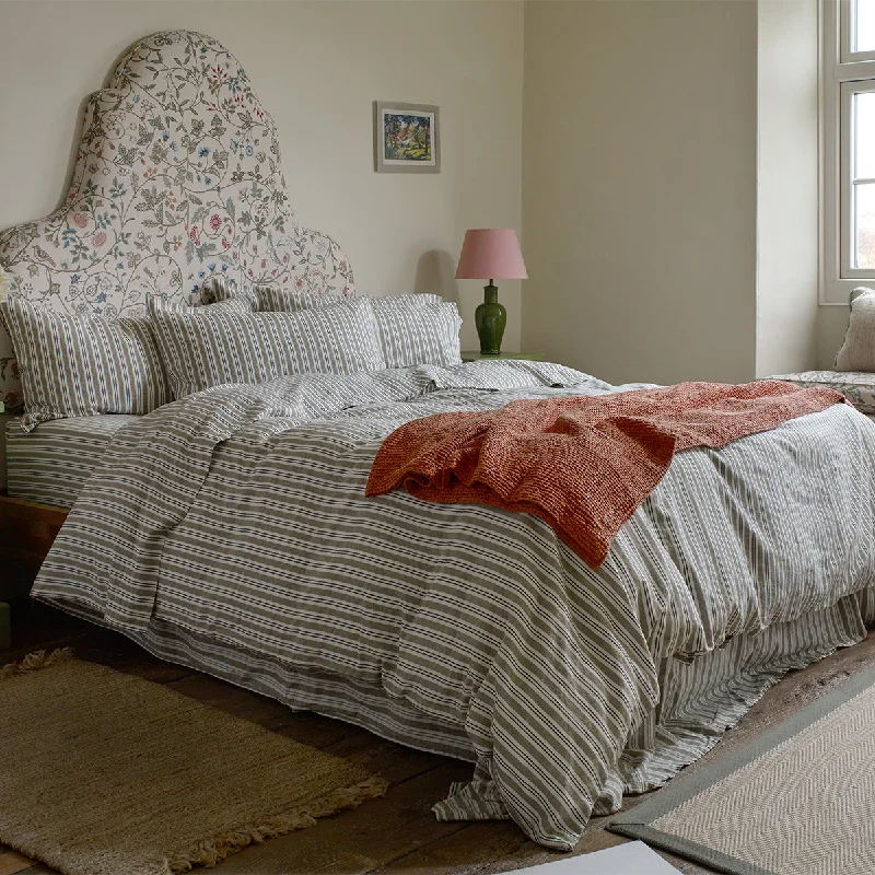 Silk blankets with a smooth and elegant touchBurnt Orange Waffle Cotton Throw