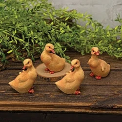 Cotton bed skirts for a soft and breathable look4/Set Resin Ducklings