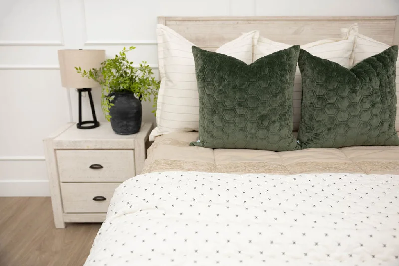 Microfiber blankets that are durable and easy to care forWyatt Luxe Blanket