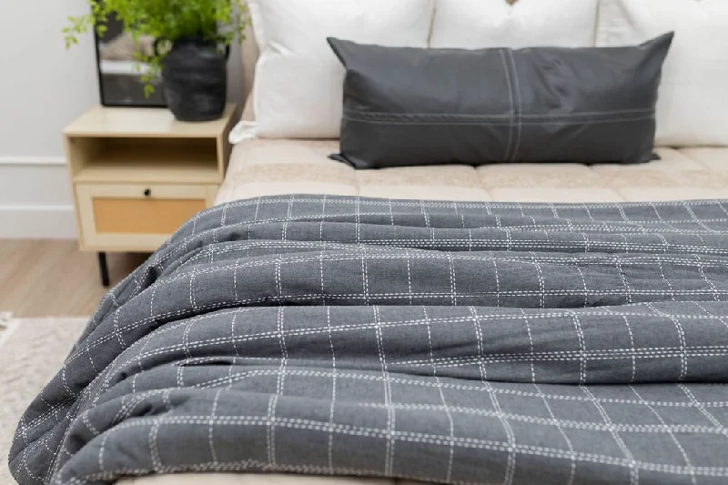 Silk blankets with a smooth and elegant touchLucas Luxe Blanket