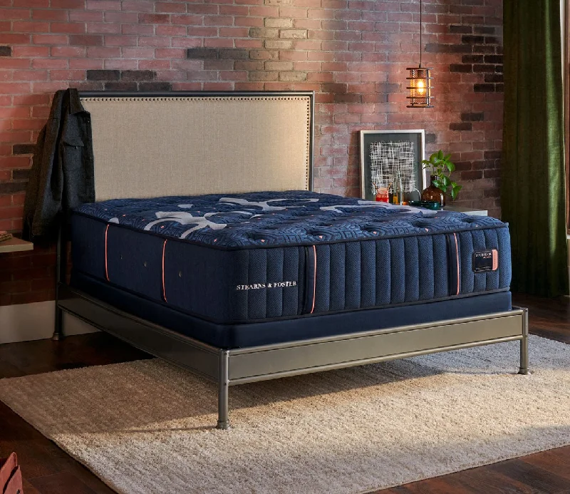 Wool - filled mattresses for natural insulation and moisture - wickingStearns & Foster Lux Estate Medium Mattress Wool - filled mattresses for natural insulation and moisture - wickingStearns & Foster Lux Estate Medium Mattress