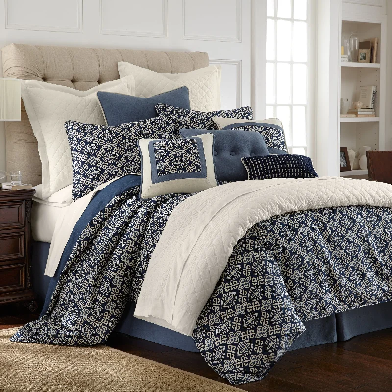 Microfiber blankets that are durable and easy to care forHiEnd Accents 4 pc Monterrey Duvet Set