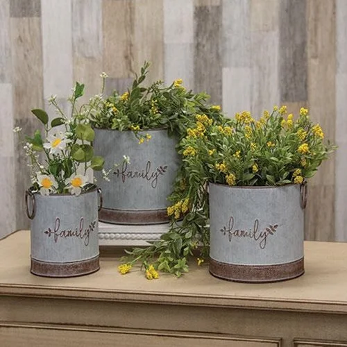 Bed skirts in neutral colors for easy pairing3/Set Family Buckets