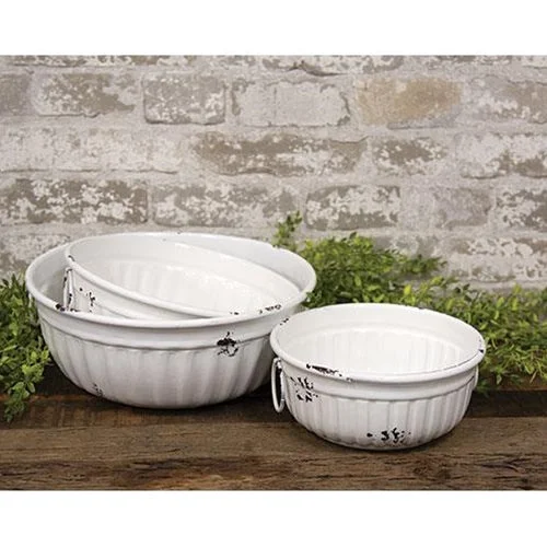 Bed skirts with a shabby - chic style3/Set Distressed White Metal Bowls w/Handles