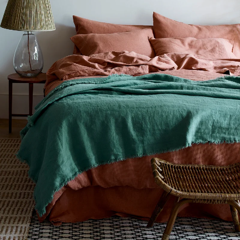 Linen blankets with a rustic and textured lookTranquil Green Linen Crinkle Throw