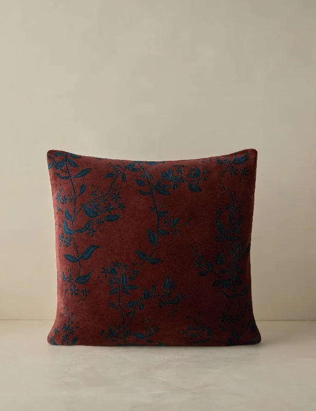 Travel Pillows for Long JourneysCarmine Velvet Pillow